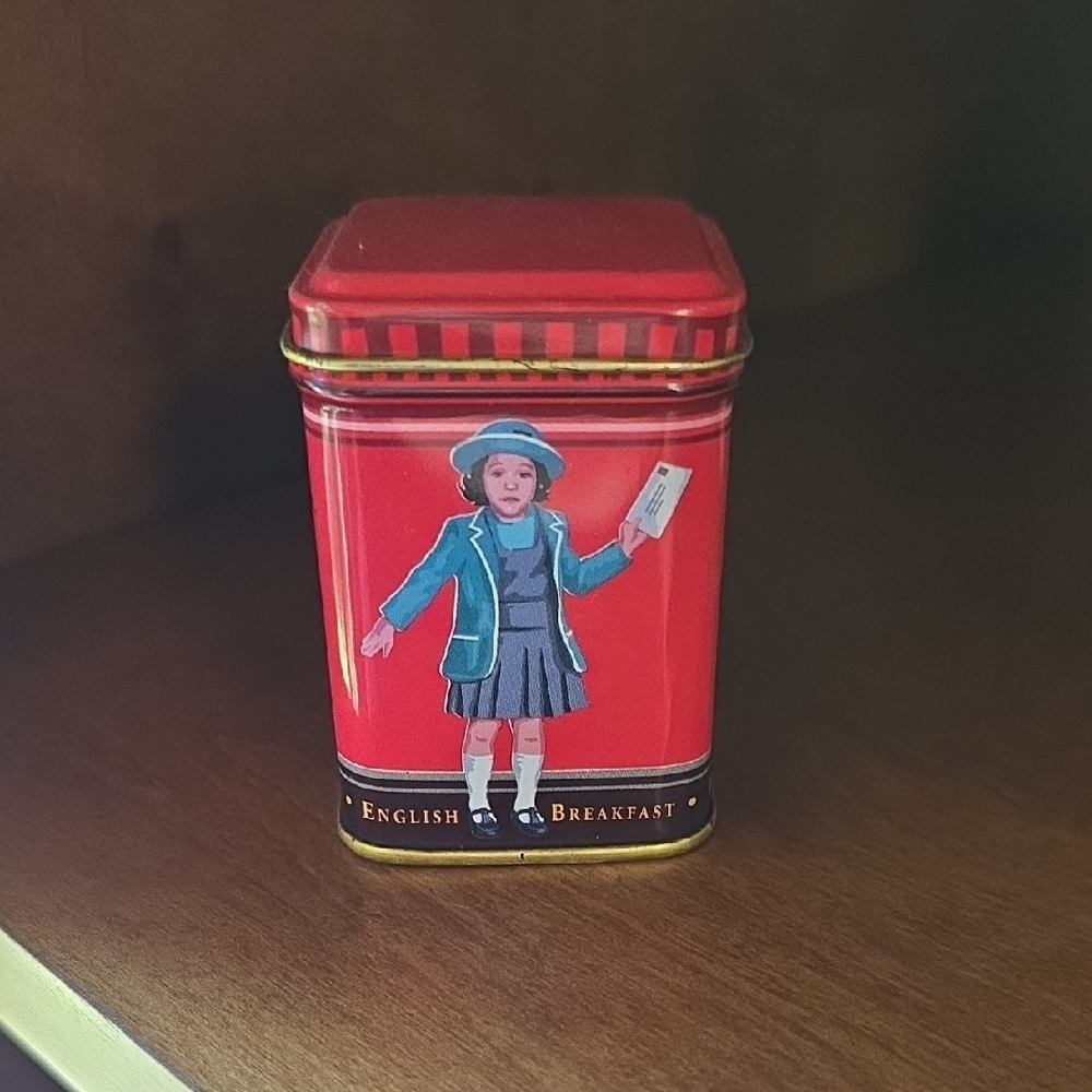Red English Breakfast Empty Tea Tin